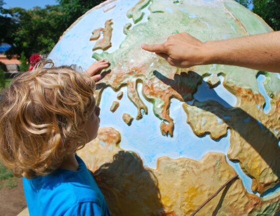 teaching child world geography 928637